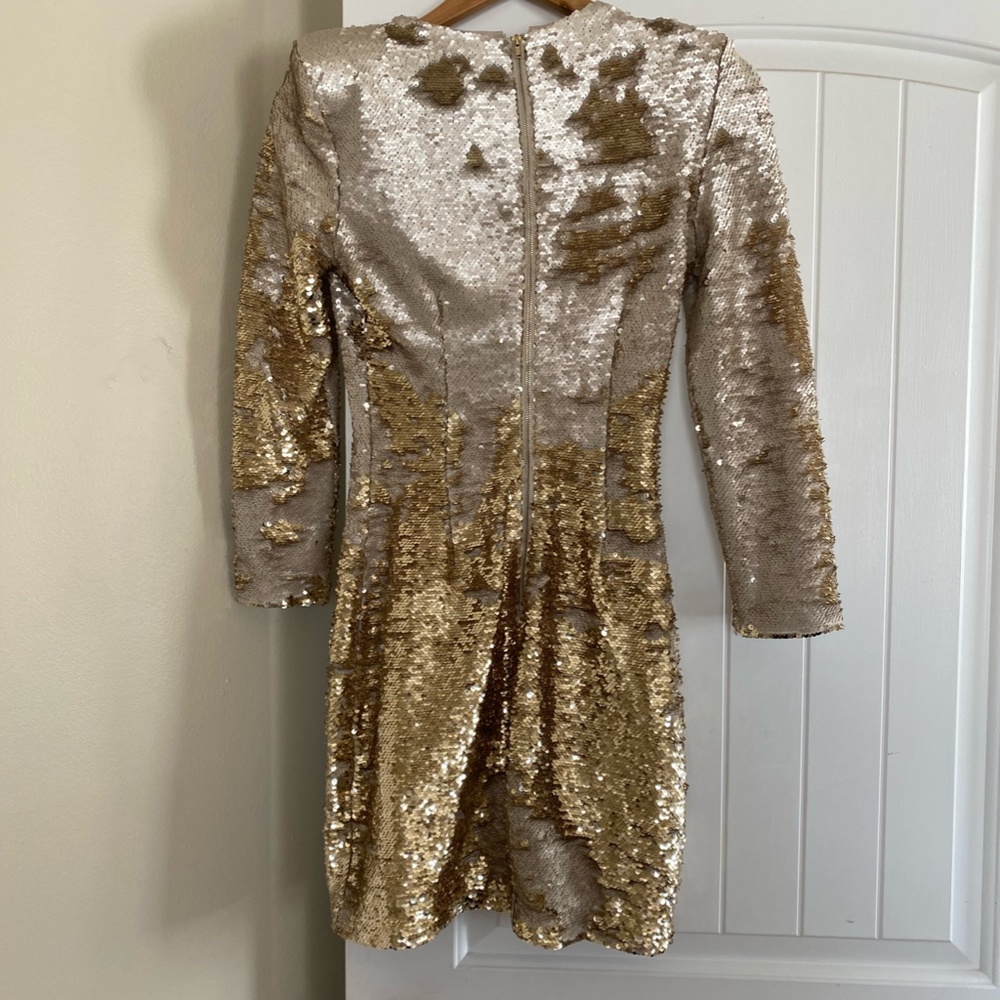ASTR the label - gold sequin dress - Picture 4 of 5